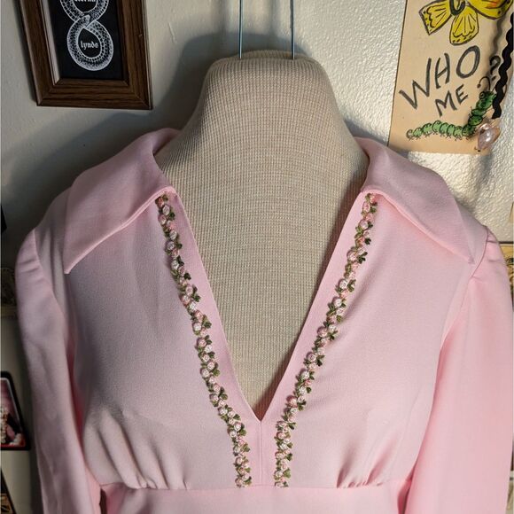 Vtg 70s Floral Embroidered Dress Women's Medium Light Pink Collared Empire Waist - Picture 4 of 4